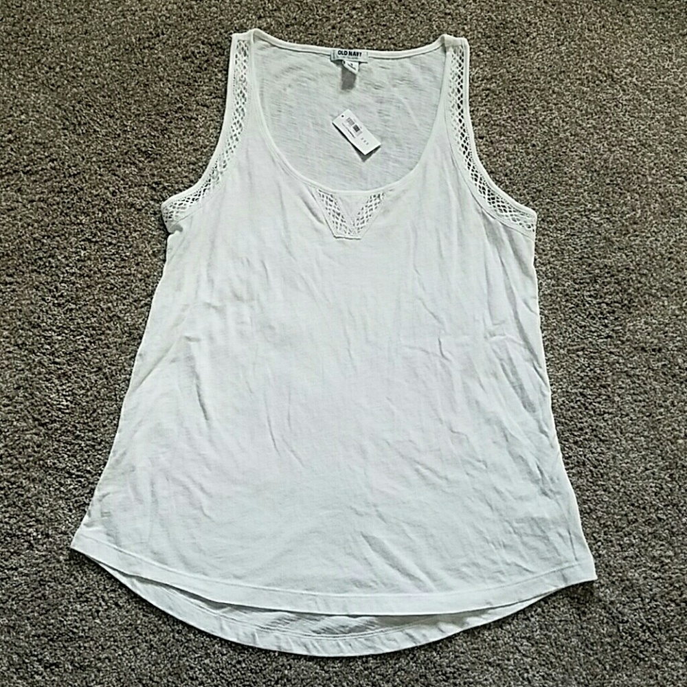 NWT size medium old navy crochet trim tank